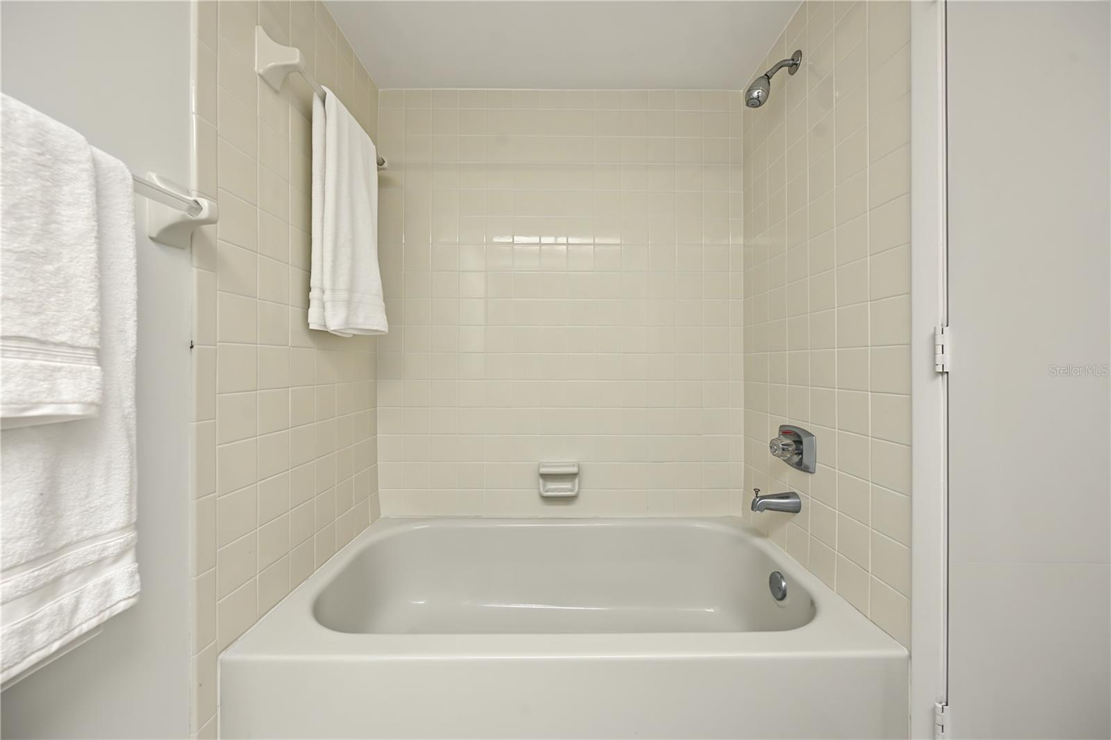 3960 Mermoor Dr Property Photo 20