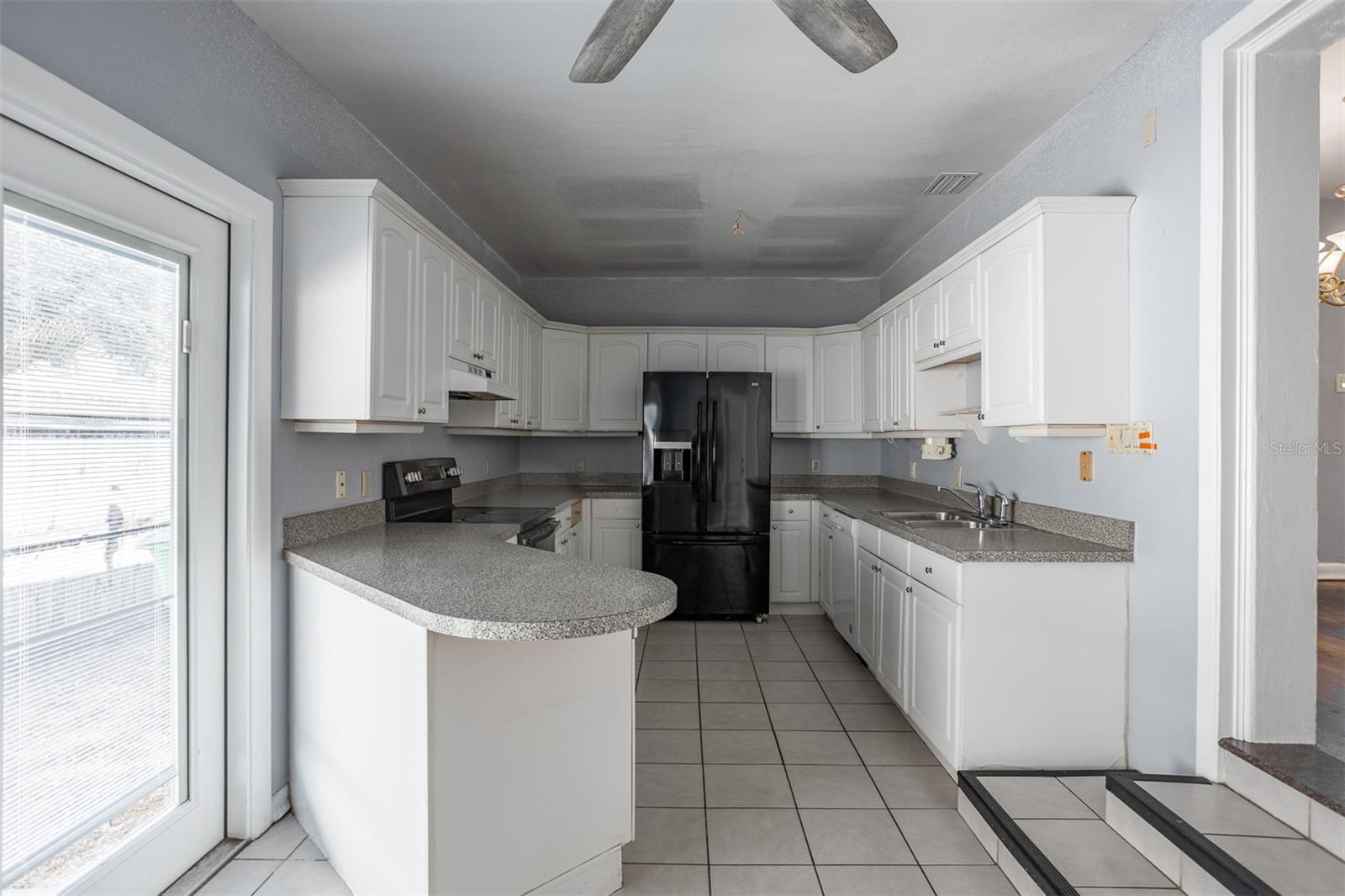 3306 W Fielder St Property Photo 7