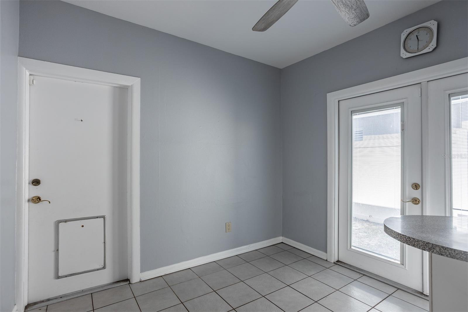 3306 W Fielder St Property Photo 9