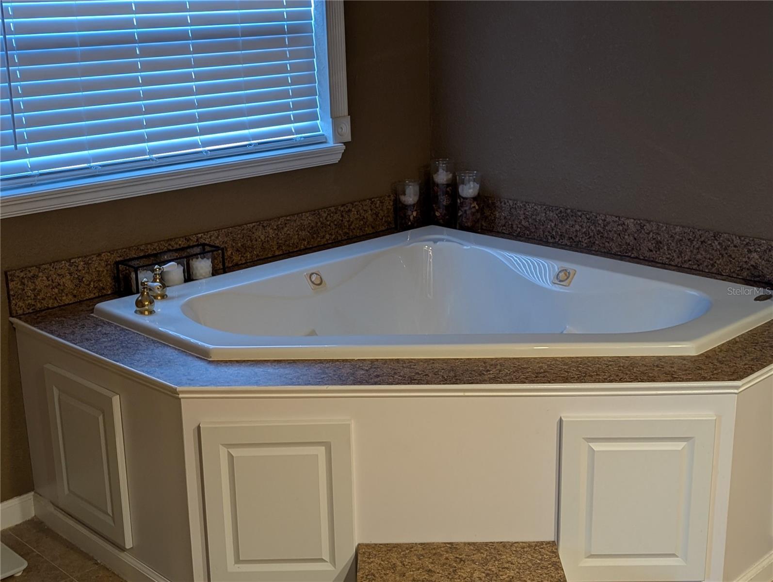 6817 Mitchell Cir Property Photo 6