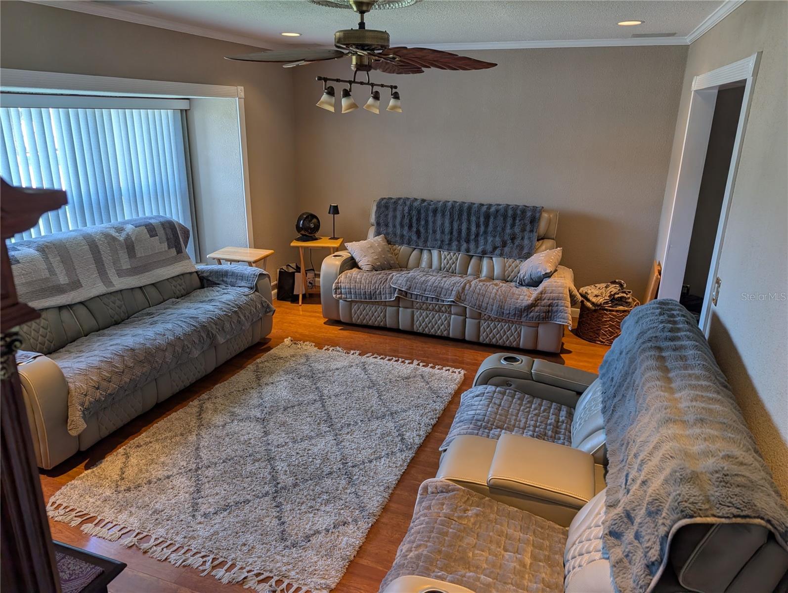 6817 Mitchell Cir Property Photo 7