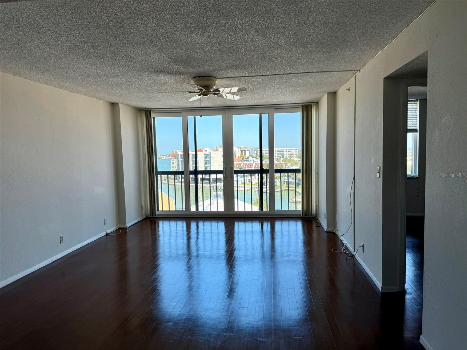 255 Dolphin Pt #710 Property Photo 4