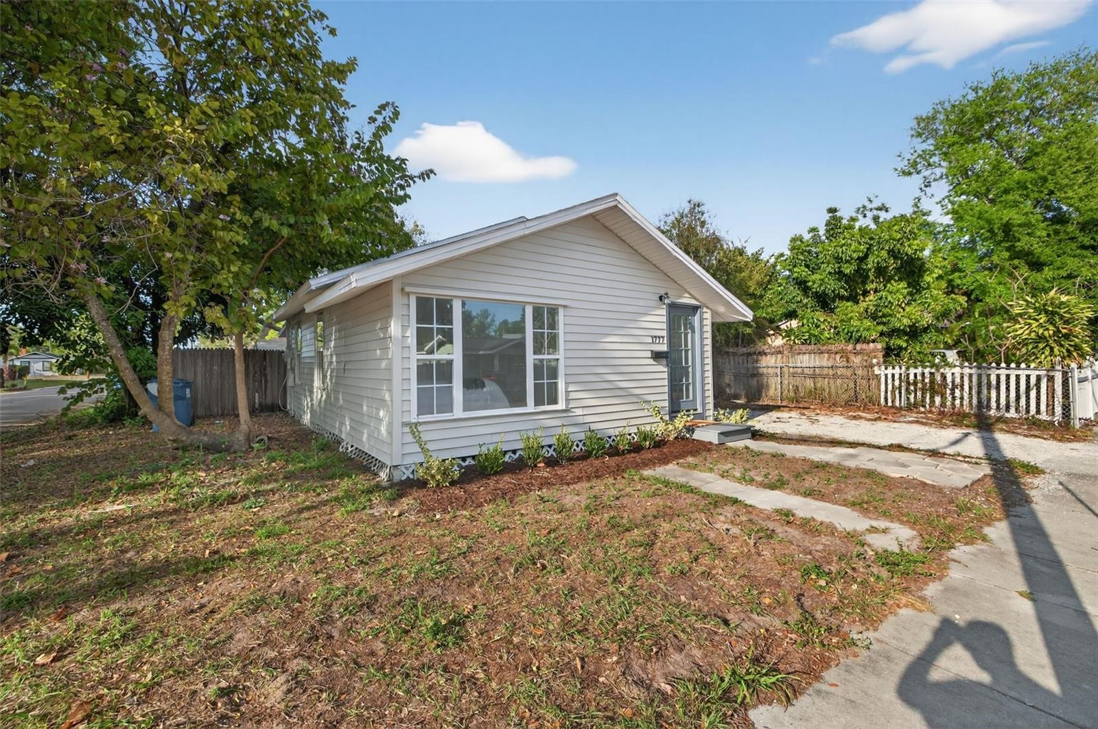 1777 28th Ave N Property Photo 1