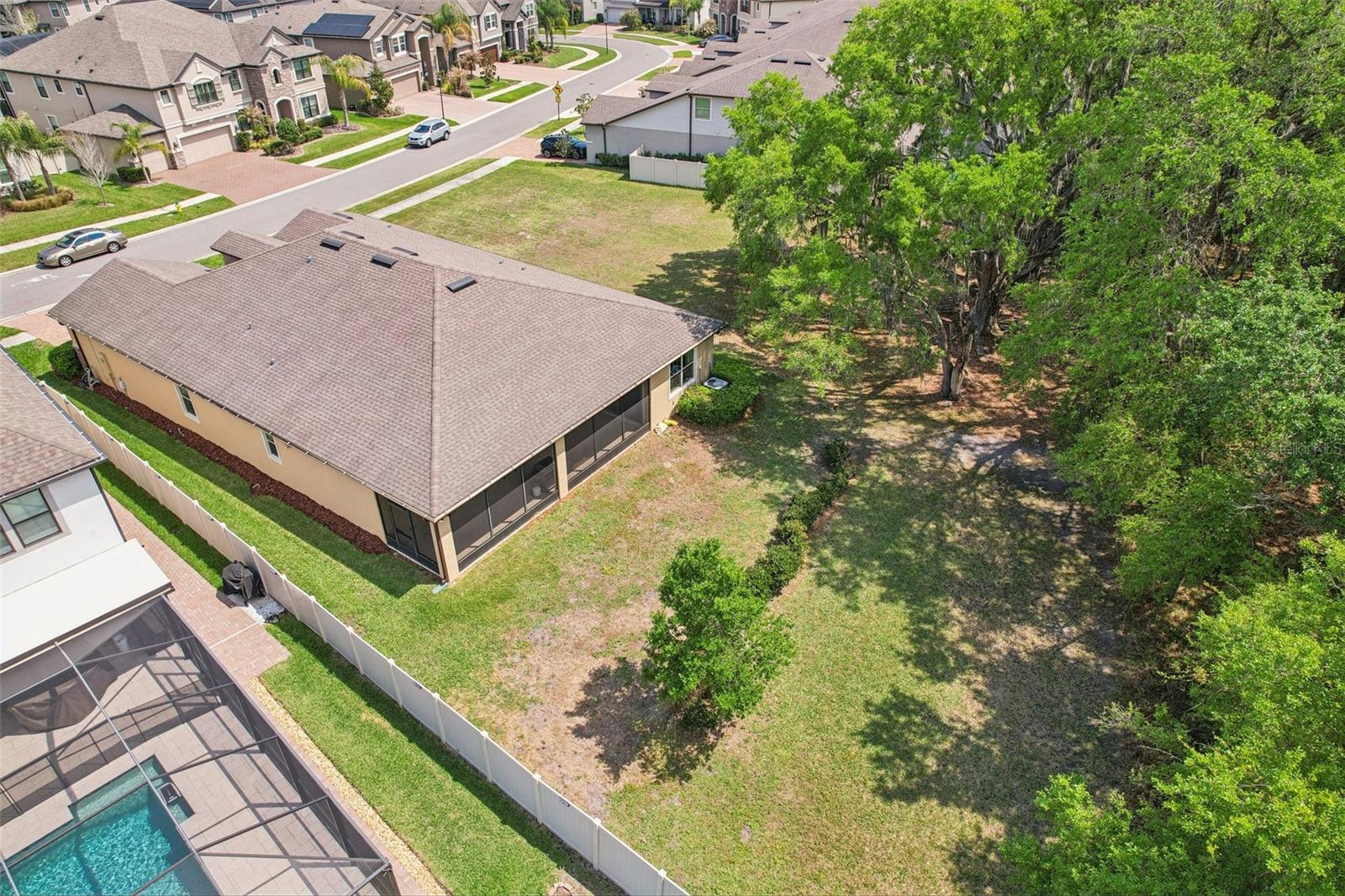 19246 Briarbrook Dr Property Photo 3