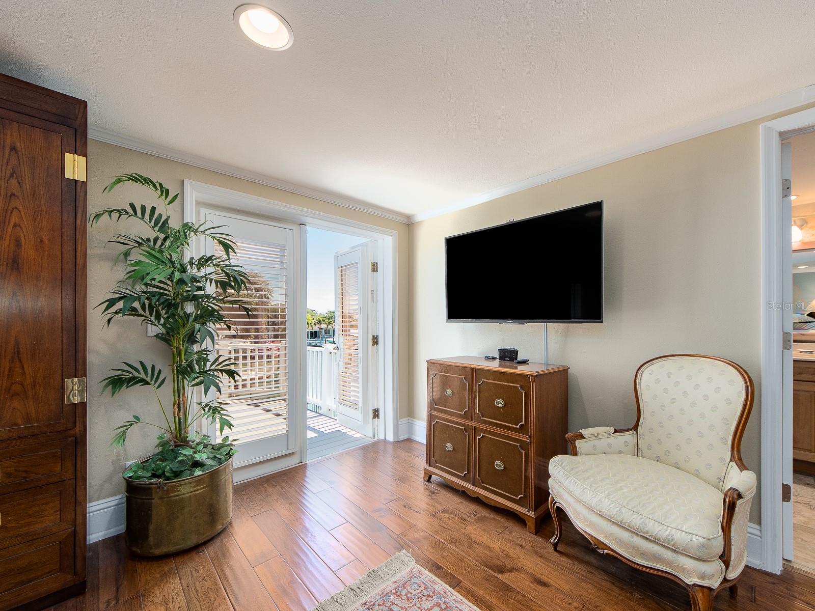 707 Snug Is Property Photo 32