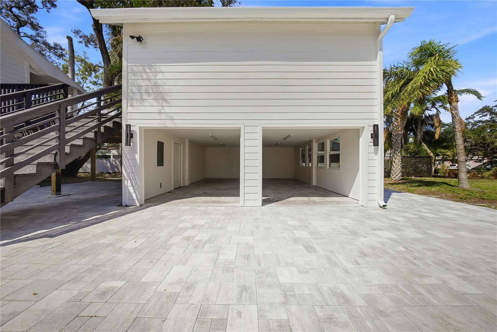 1109 Charles St Property Photo 10