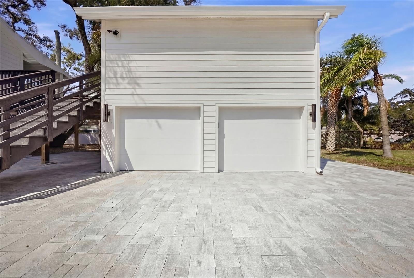 1109 Charles St Property Photo 11
