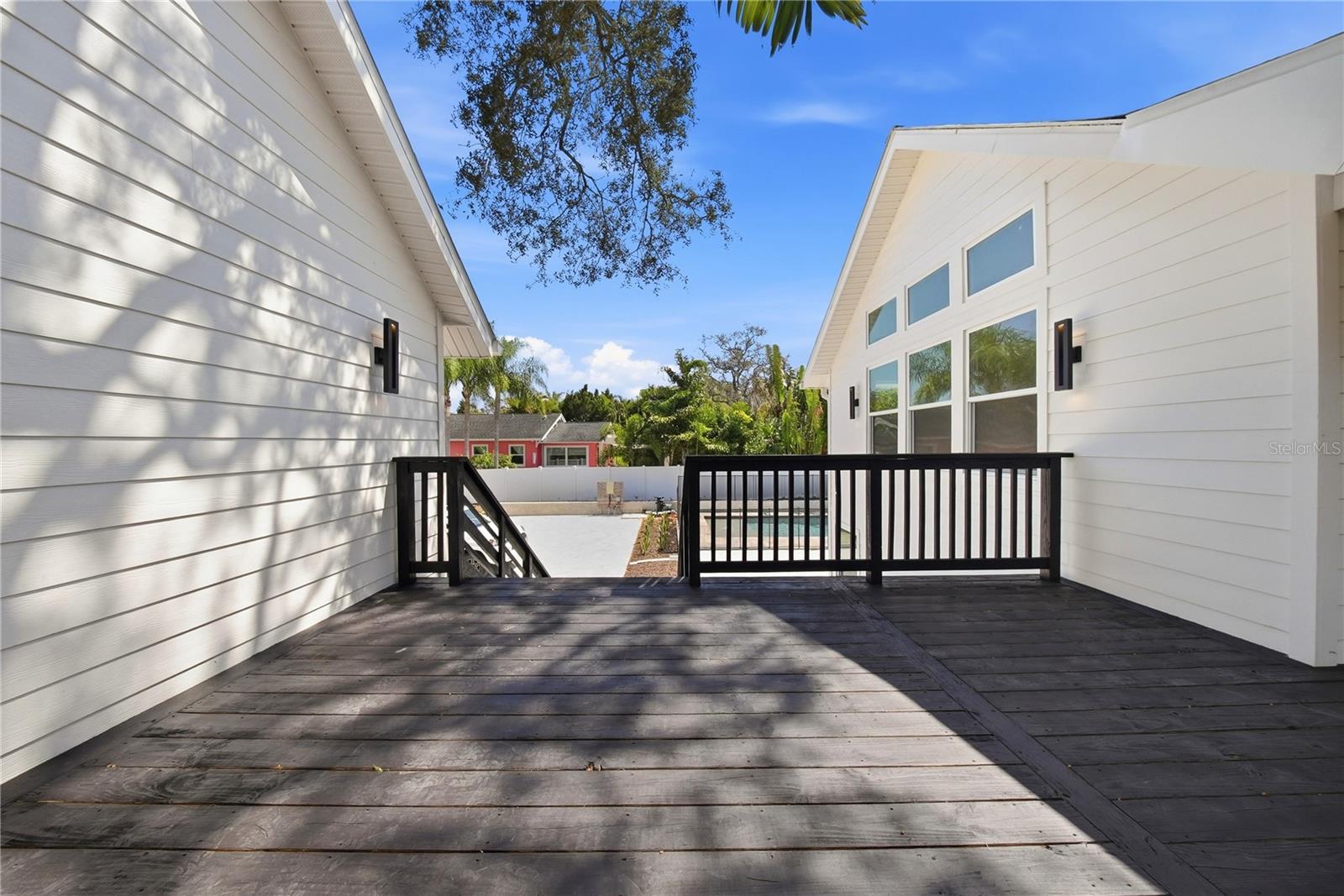 1109 Charles St Property Photo 20