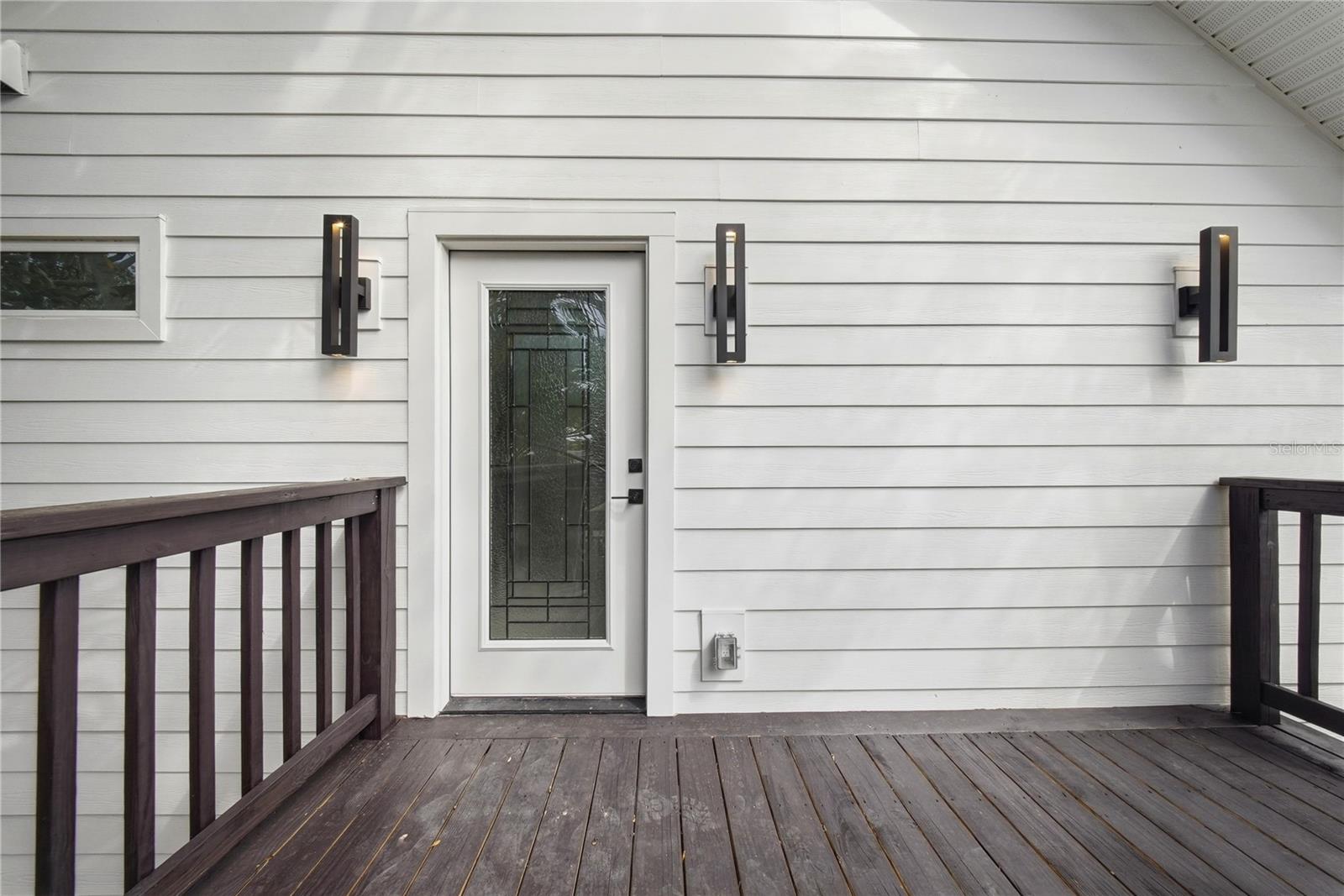 1109 Charles St Property Photo 33