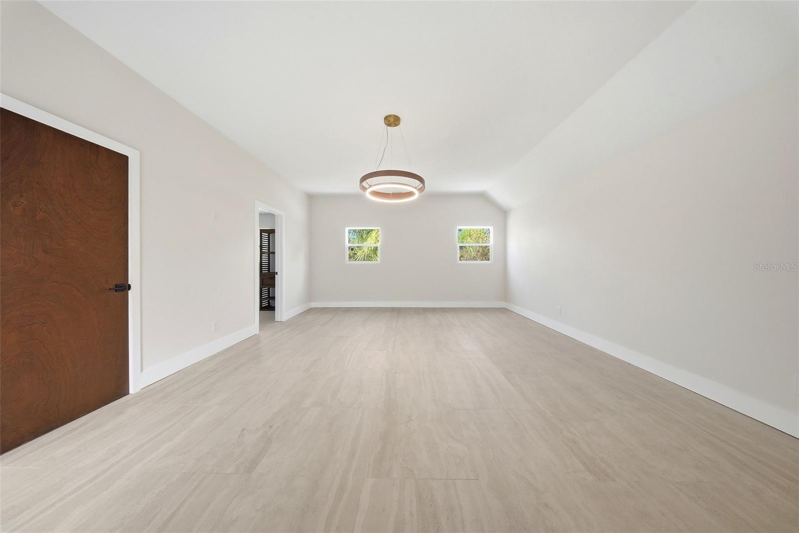 1109 Charles St Property Photo 35