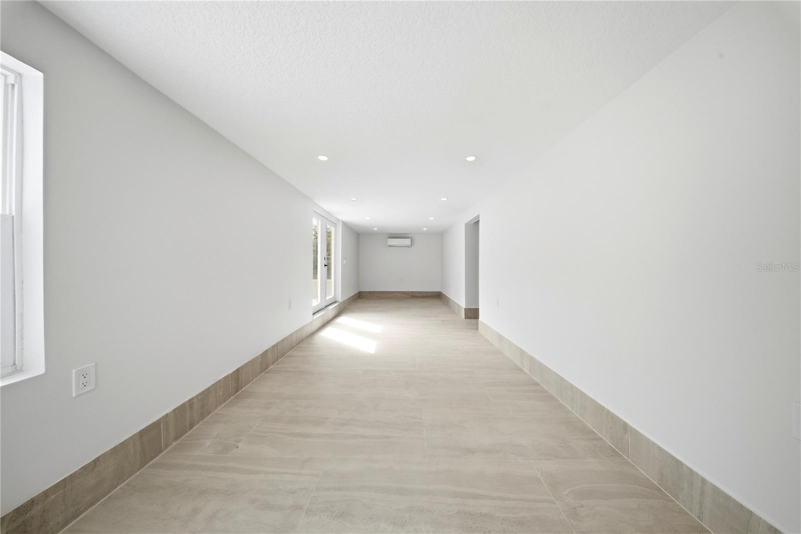 1109 Charles St Property Photo 45
