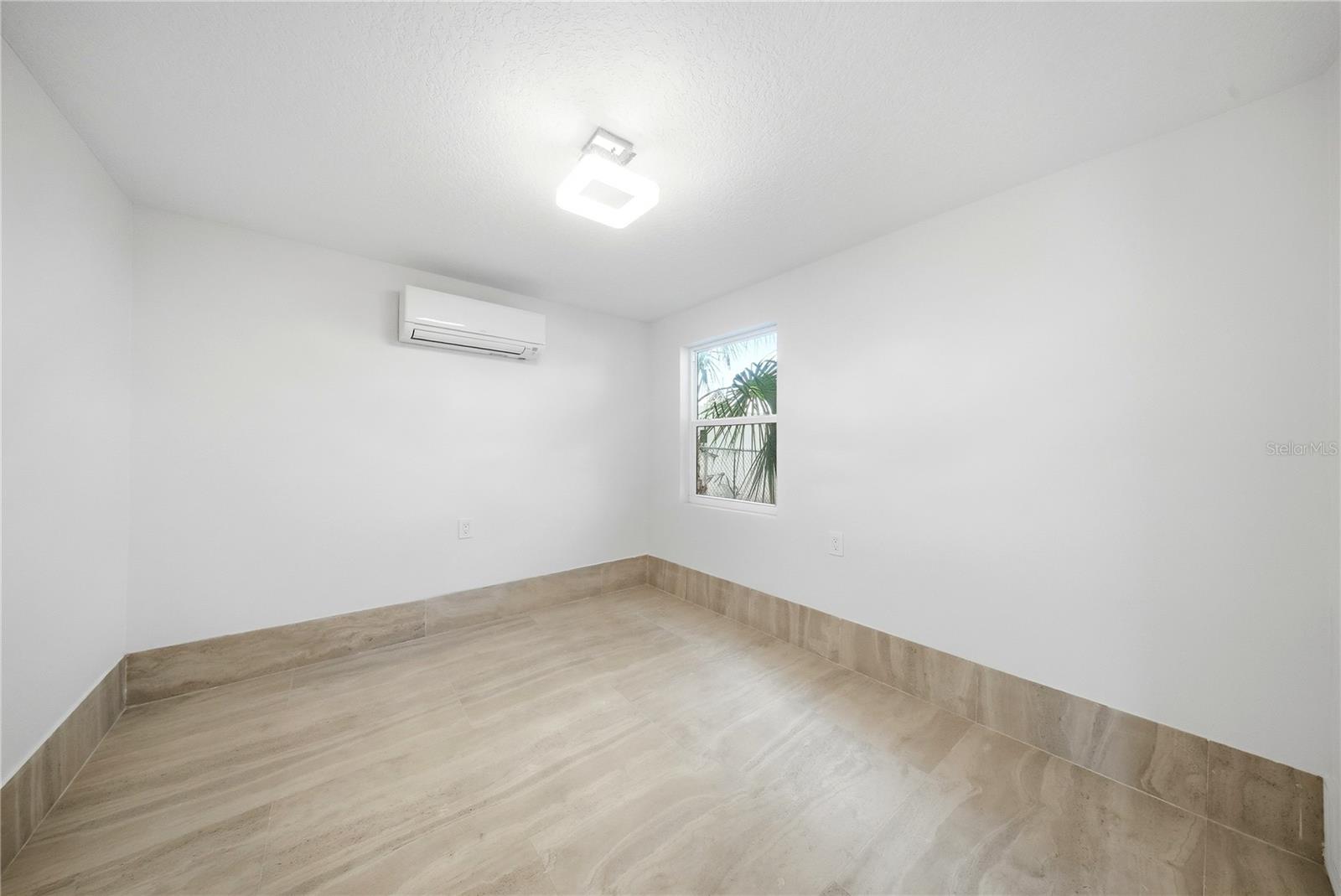1109 Charles St Property Photo 49