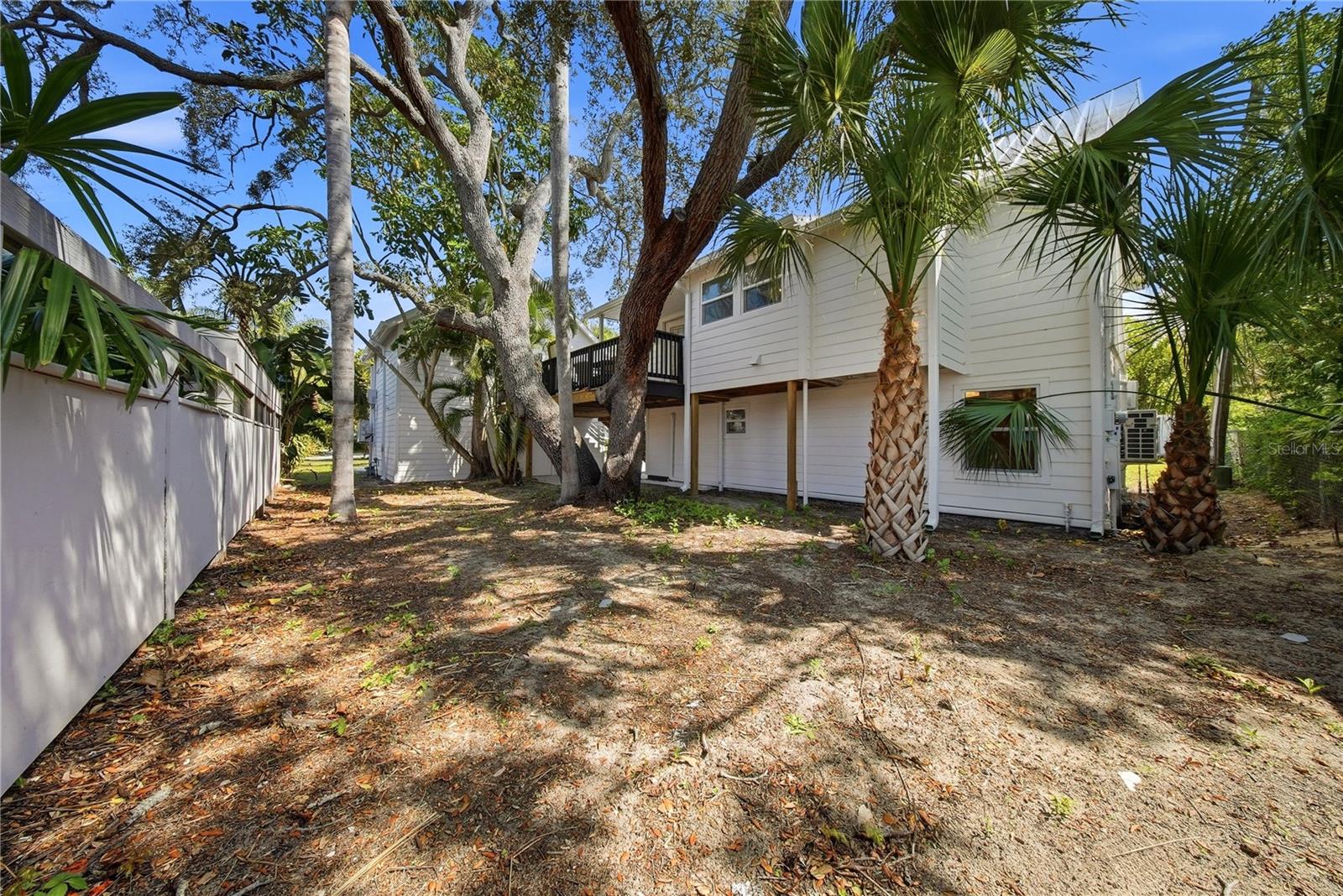 1109 Charles St Property Photo 61