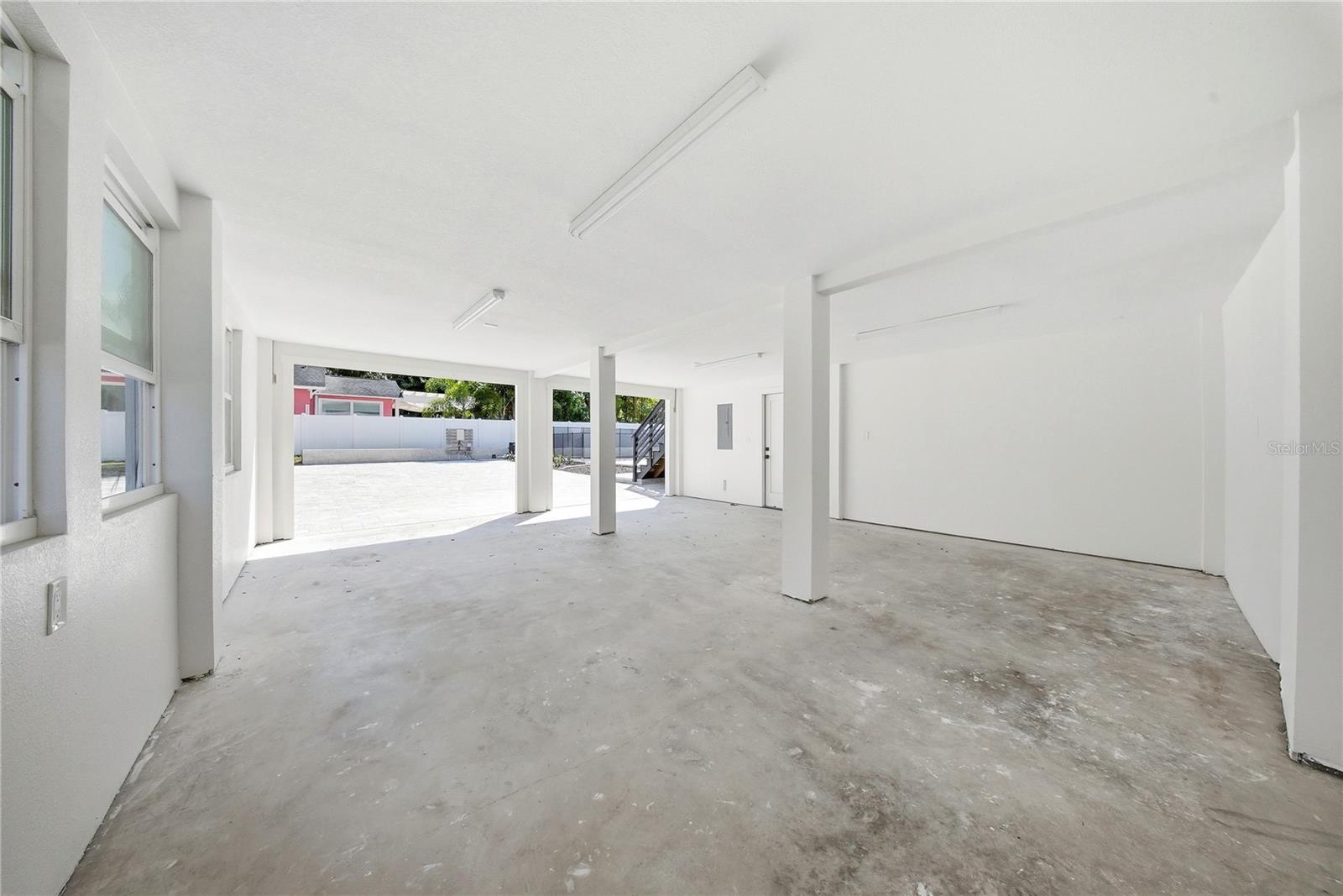 1109 Charles St Property Photo 63