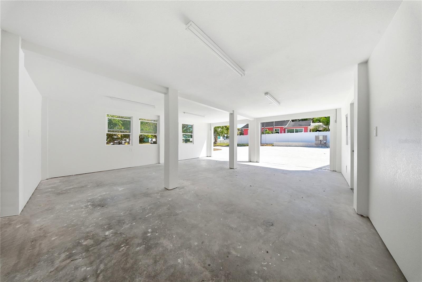1109 Charles St Property Photo 64