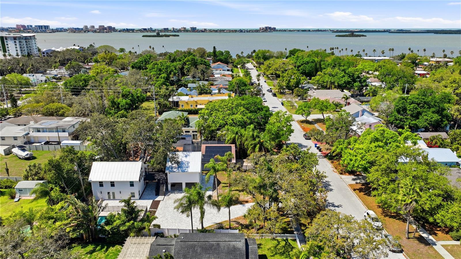 1109 Charles St Property Photo 66