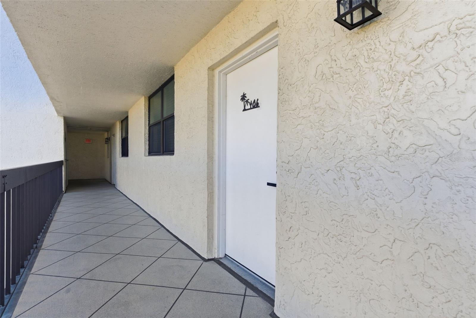 15462 Gulf Blvd #406 Property Photo 7
