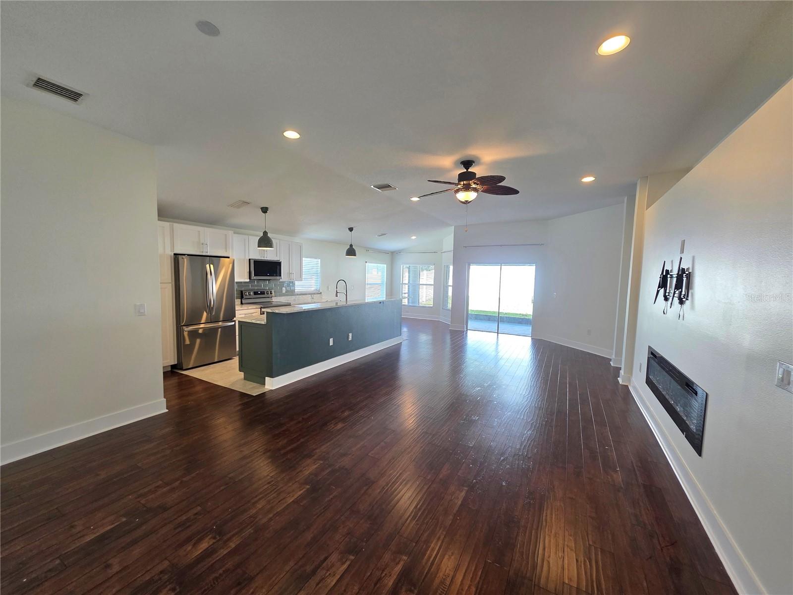 730 Straw Lake Dr Property Photo 2