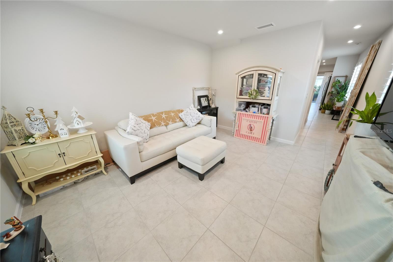 4175 Harbour Palm Dr Property Photo 2