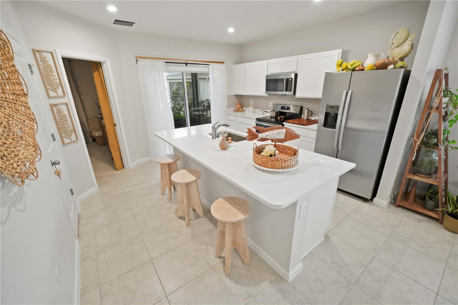 4175 Harbour Palm Dr Property Photo 10