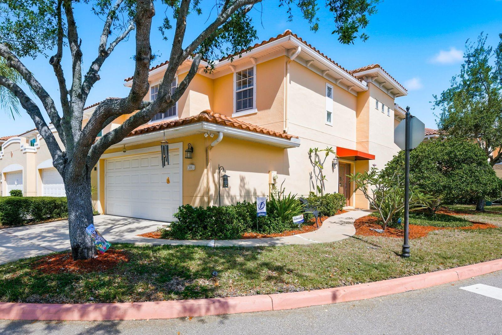 208 Valencia Cir Property Photo 1