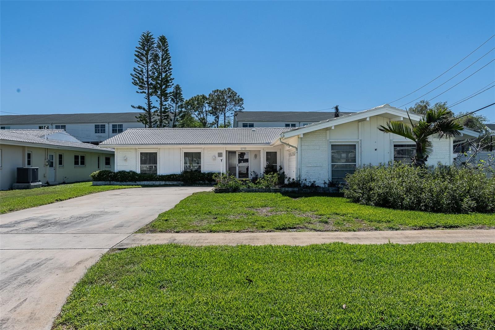 14792 Imperial Point Dr S Property Photo 3