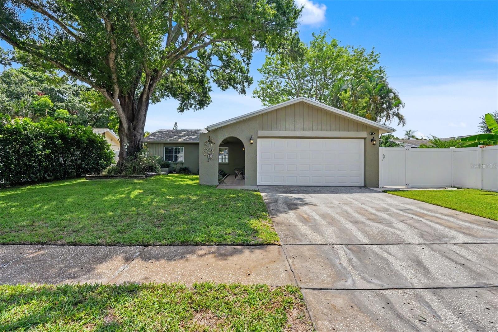 12431 Del Verde Dr Property Photo 2