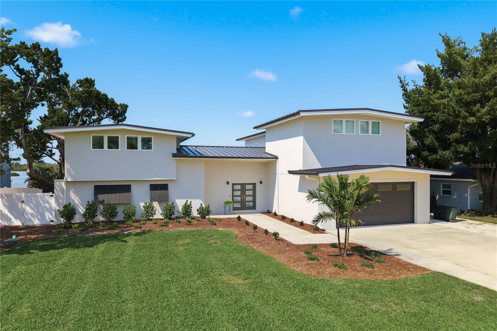 915 Bayshore Dr Property Photo 4