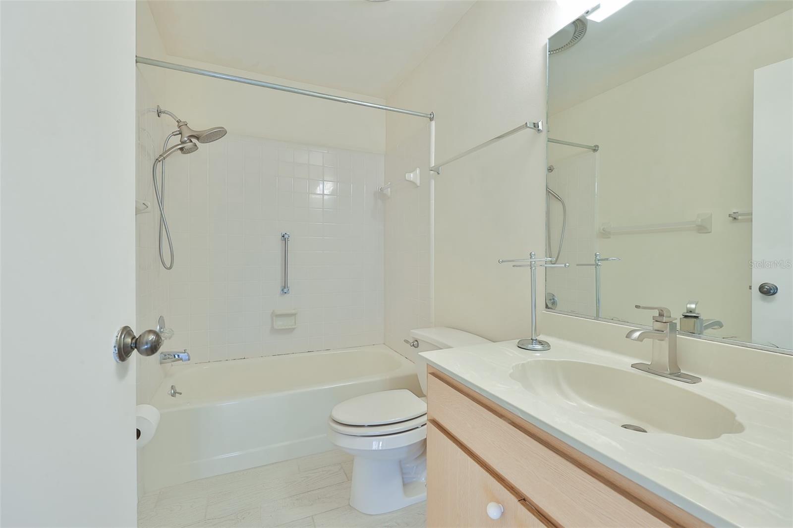 2321 Lancaster Dr Property Photo 37