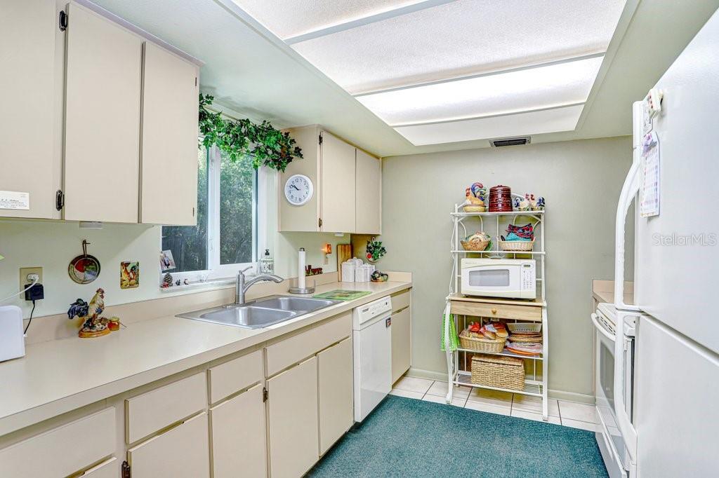 14931 Old Pointe Rd Property Photo 11