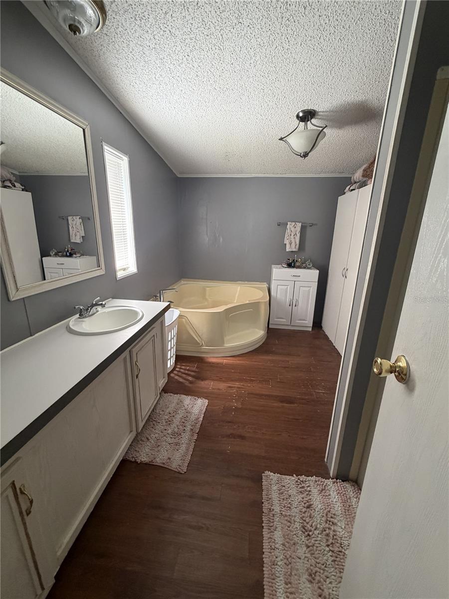 14926 Douglas St Property Photo 16