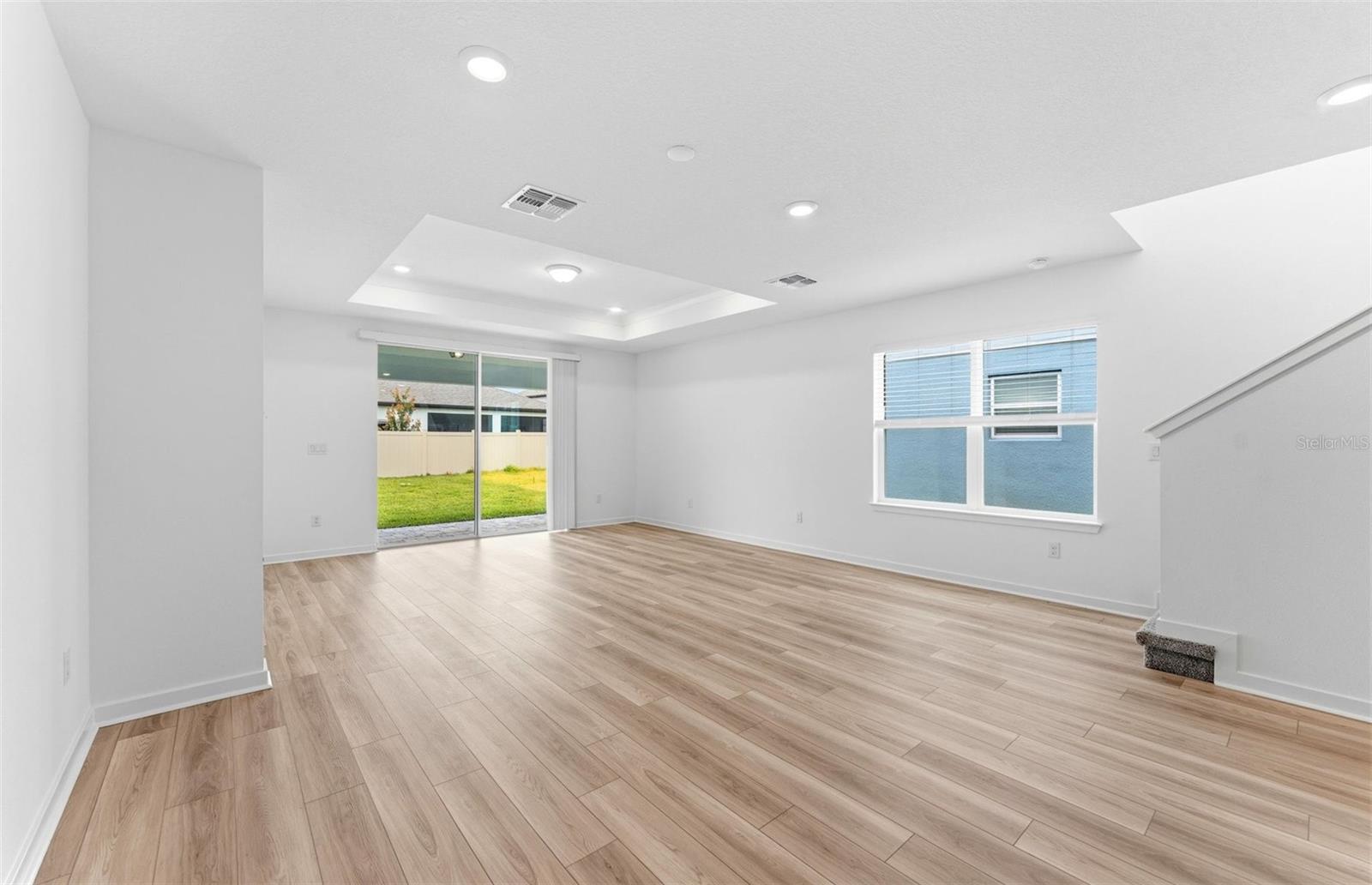 33452 Binding Ties Ln Property Photo 5