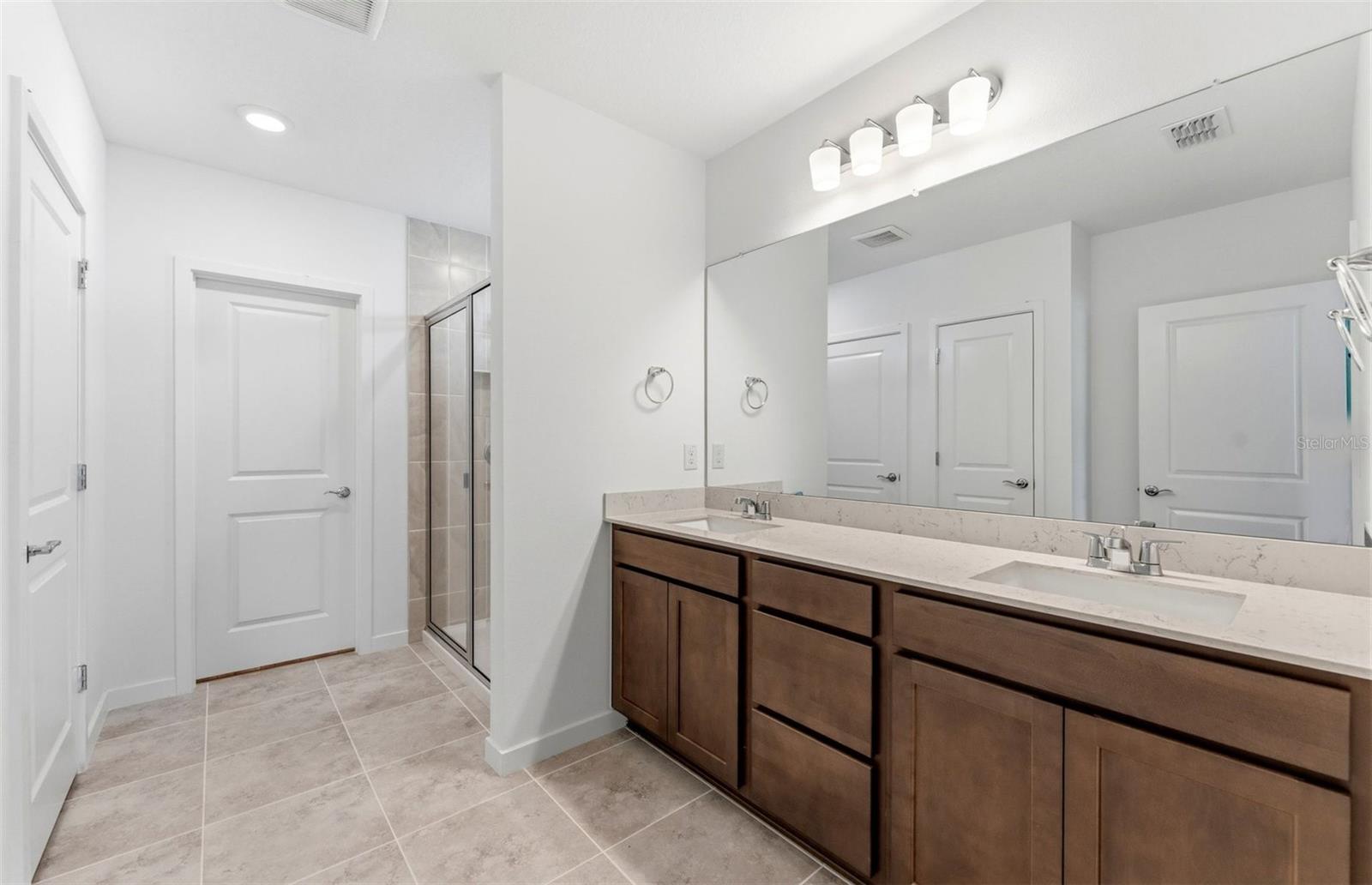33452 Binding Ties Ln Property Photo 7
