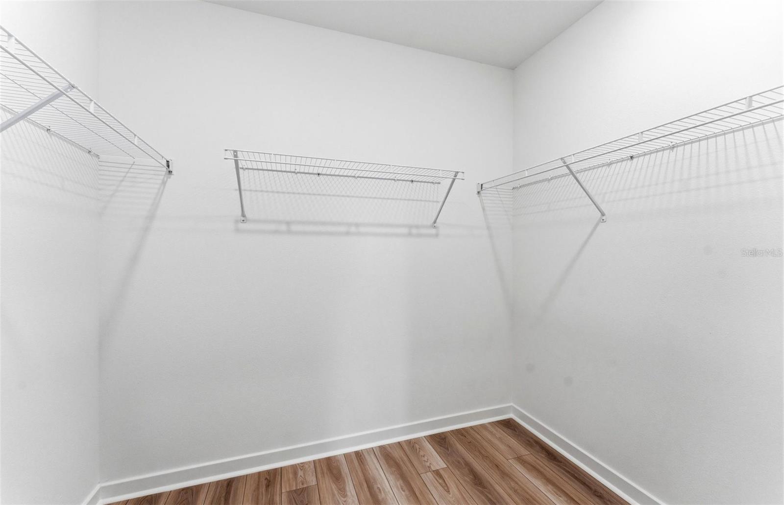 33452 Binding Ties Ln Property Photo 9