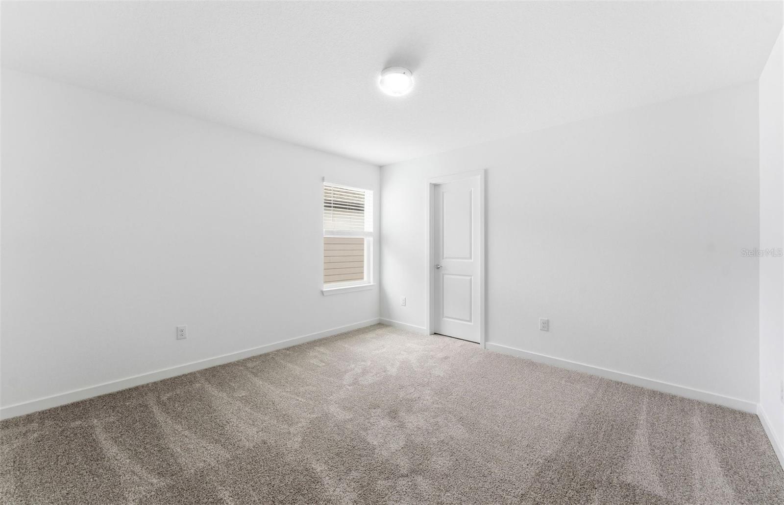 33452 Binding Ties Ln Property Photo 14