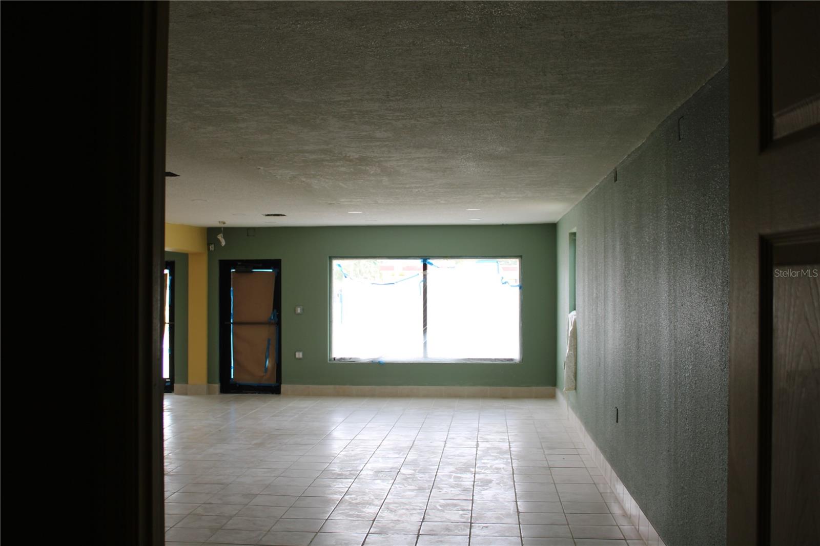 2180 N Hercules Ave Property Photo 4