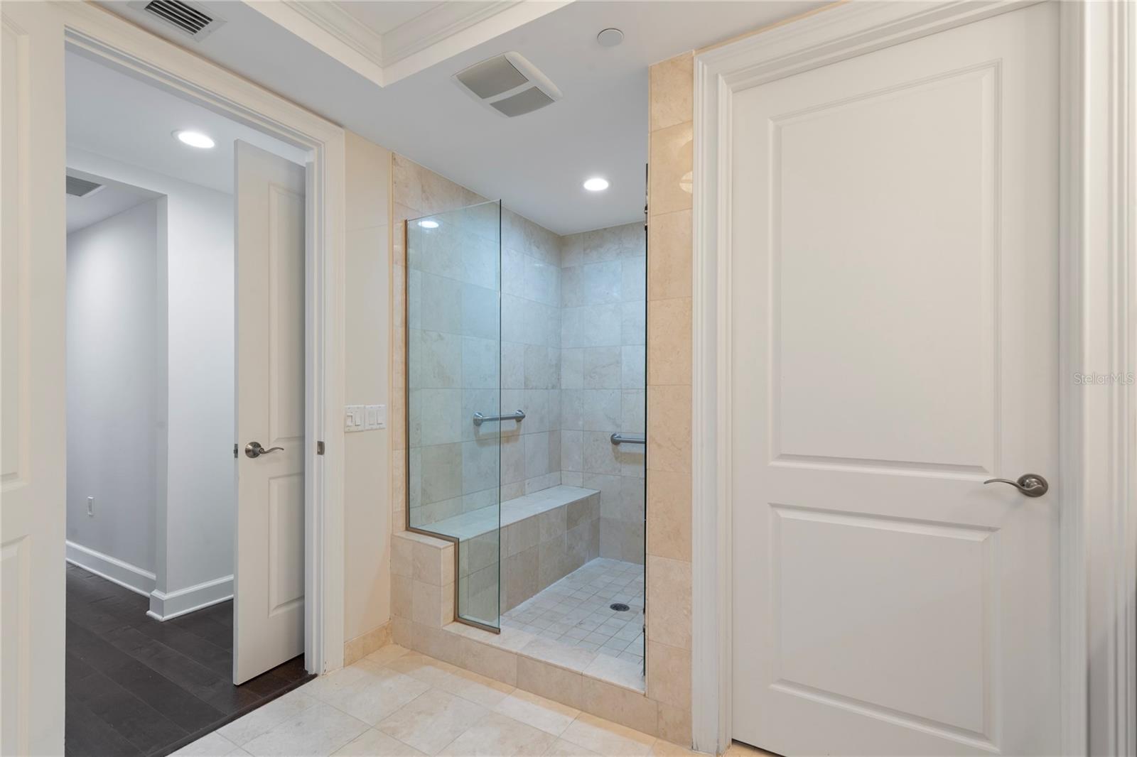 300 Beach Dr Ne #302 Property Photo 17