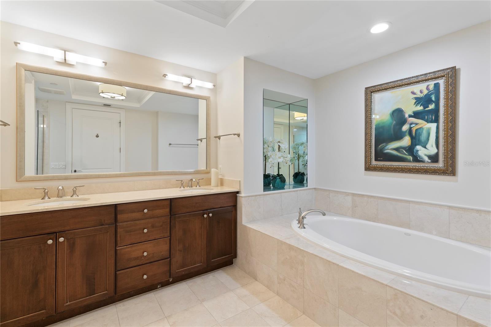 300 Beach Dr Ne #302 Property Photo 19
