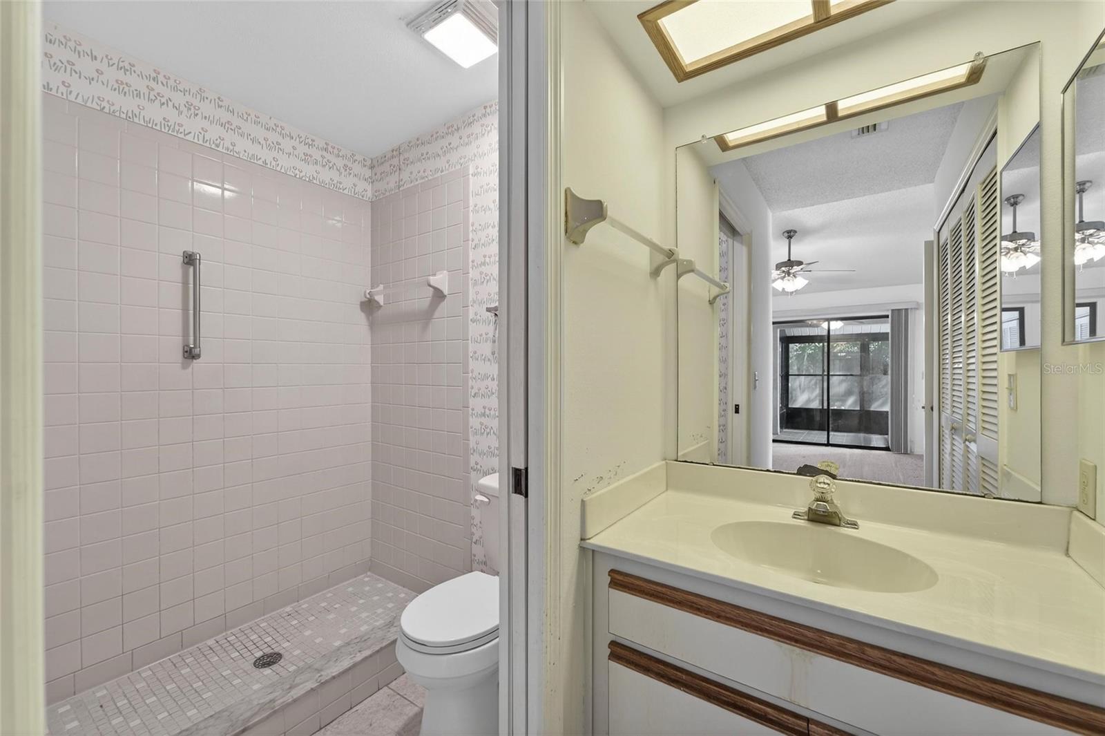 2369 Beverly Dr Property Photo 32