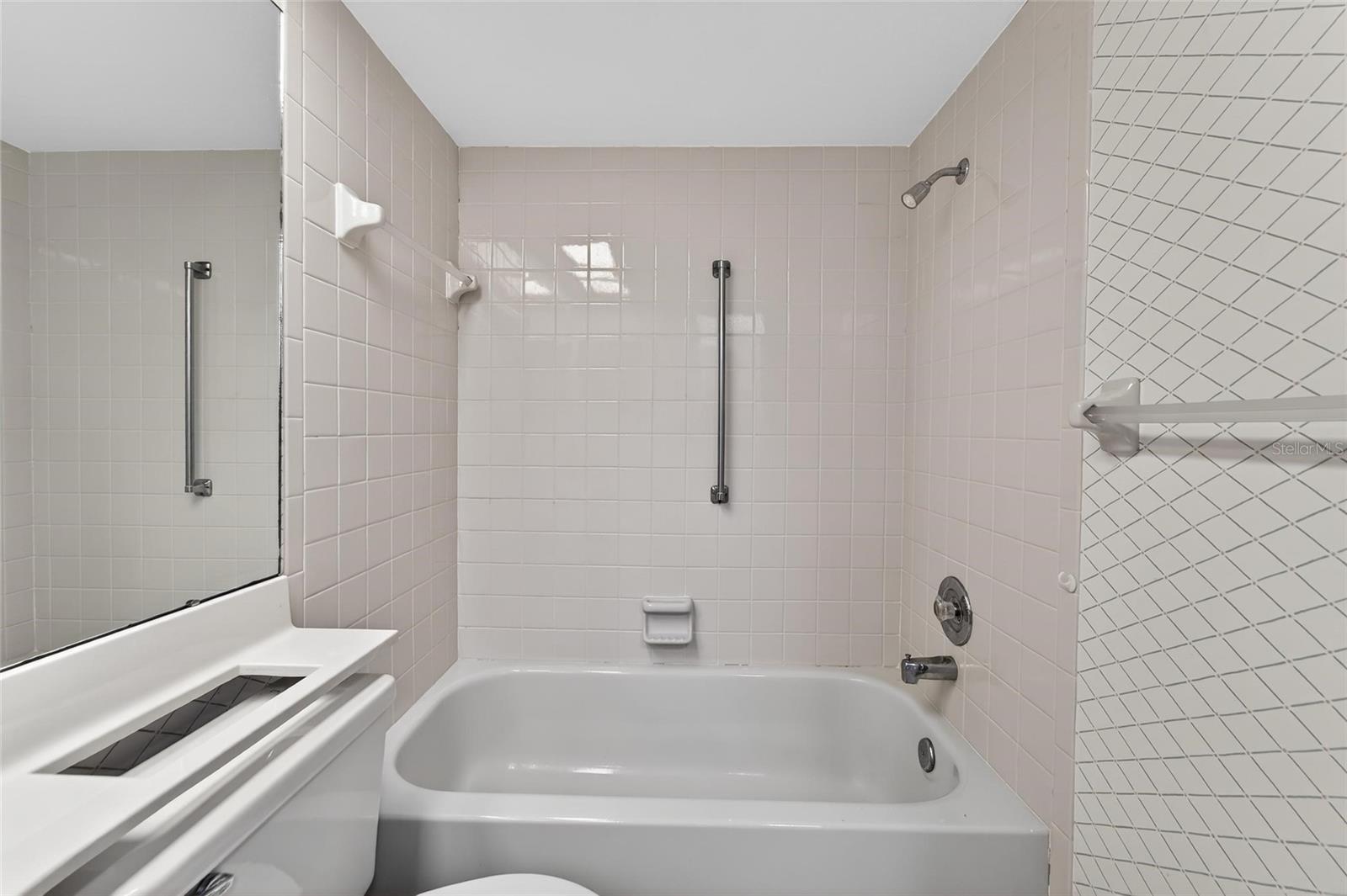 2369 Beverly Dr Property Photo 36