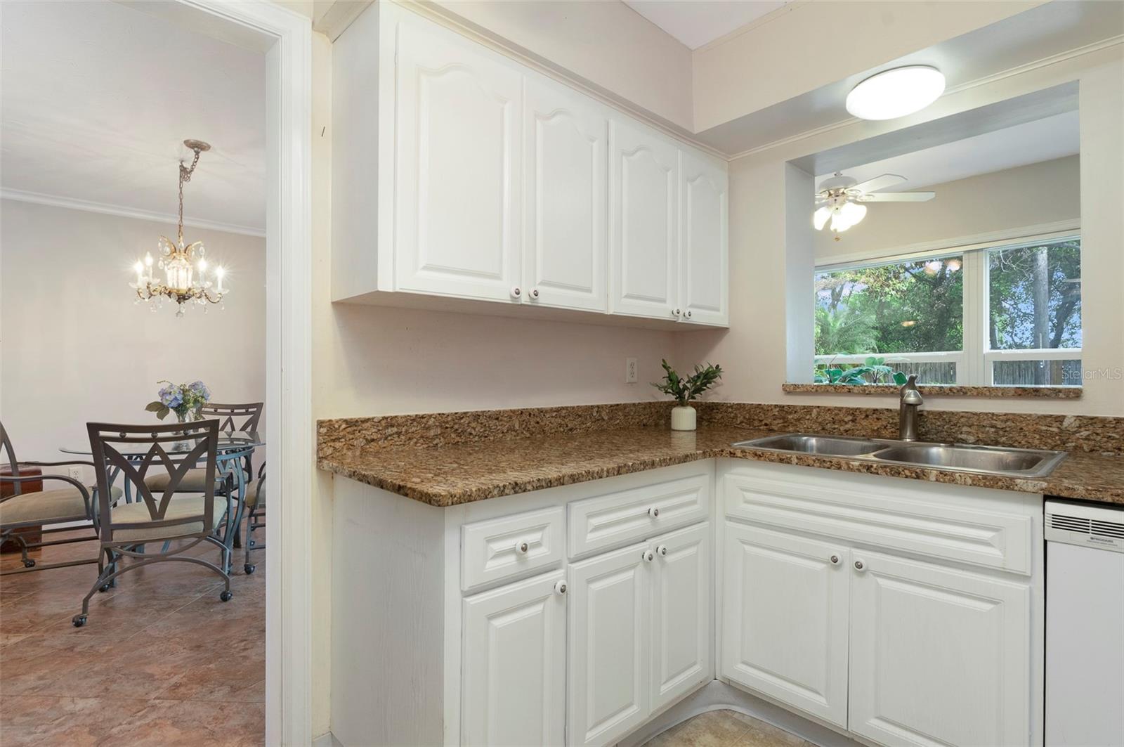 8303 Annwood Rd Property Photo 8