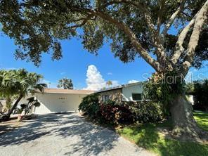 6901 Gulf Winds Dr Property Photo 2