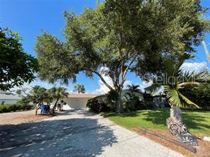 6901 Gulf Winds Dr Property Photo 3