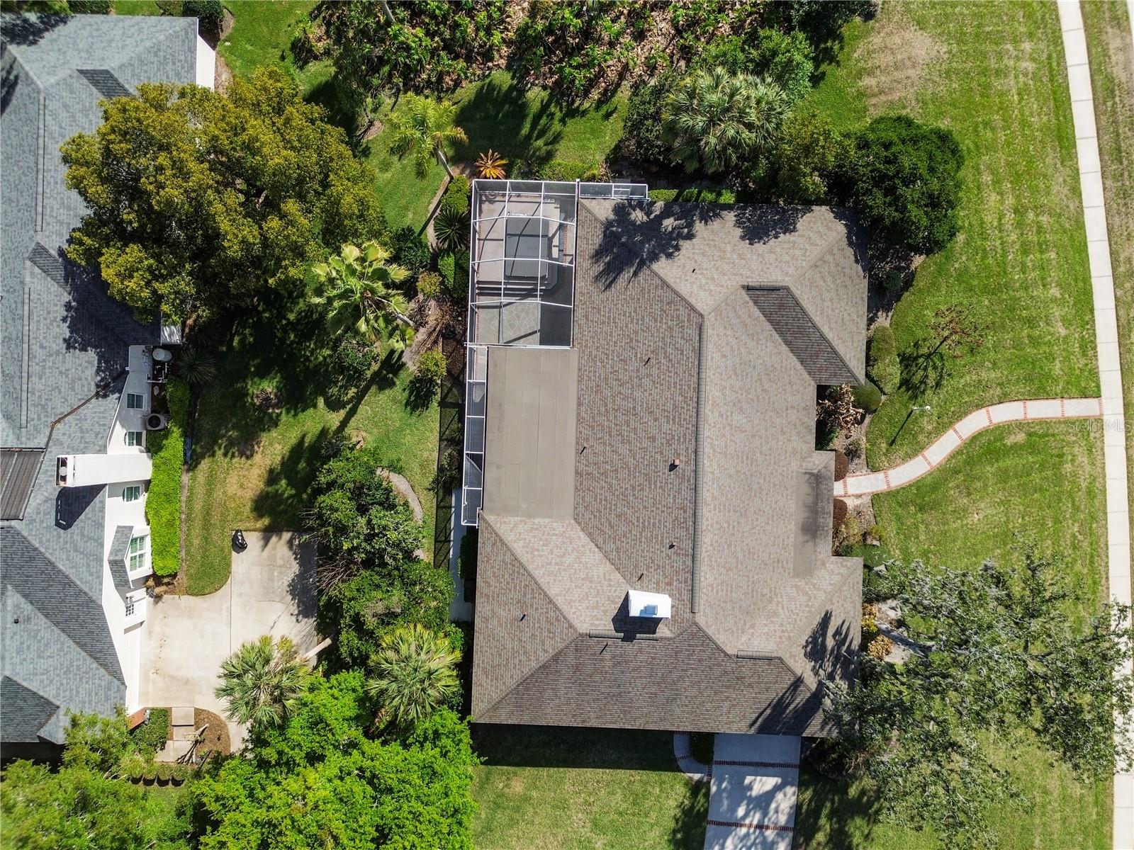 10002 Hunt Cliff Dr Property Photo 3