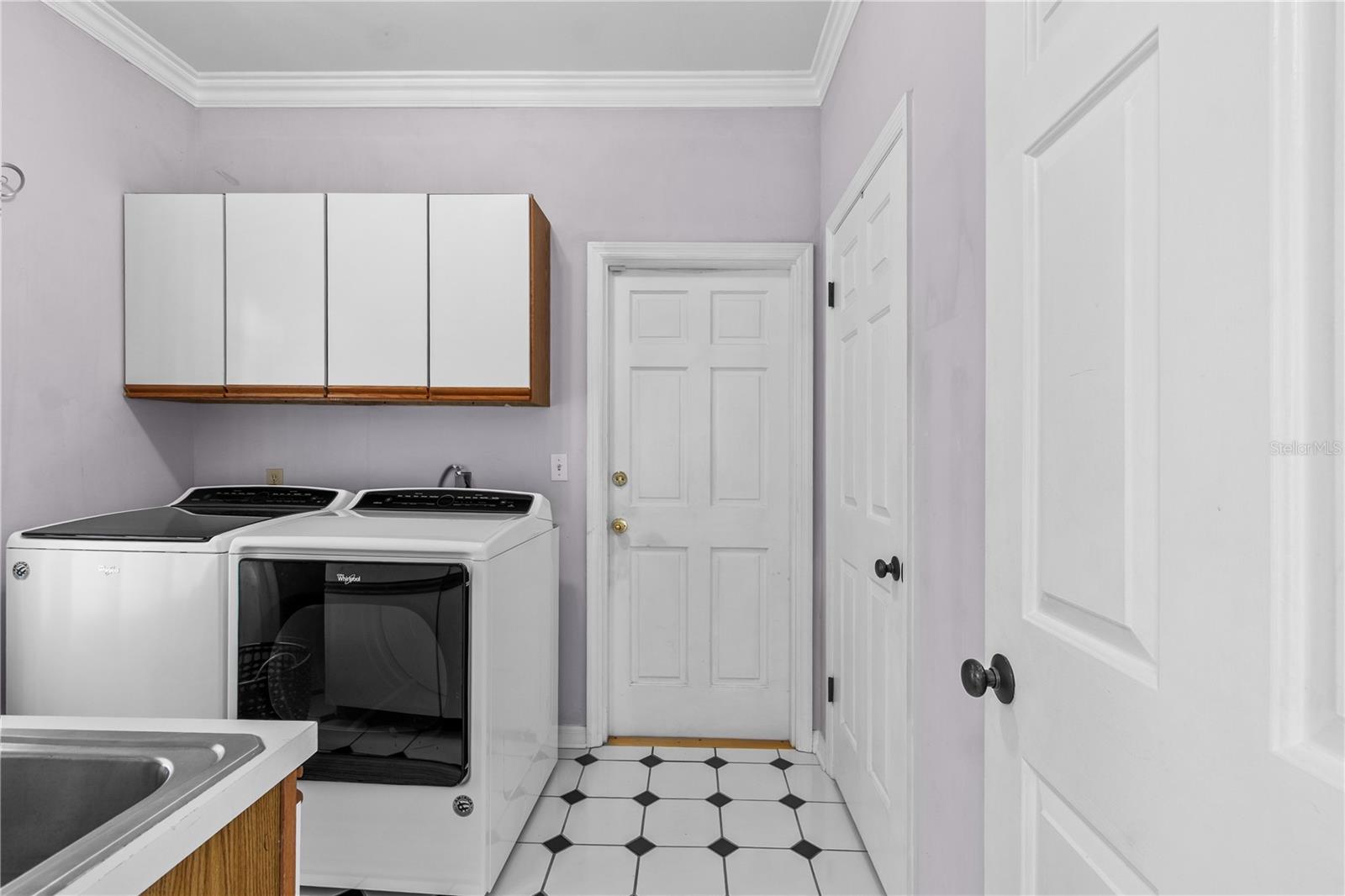 10002 Hunt Cliff Dr Property Photo 40