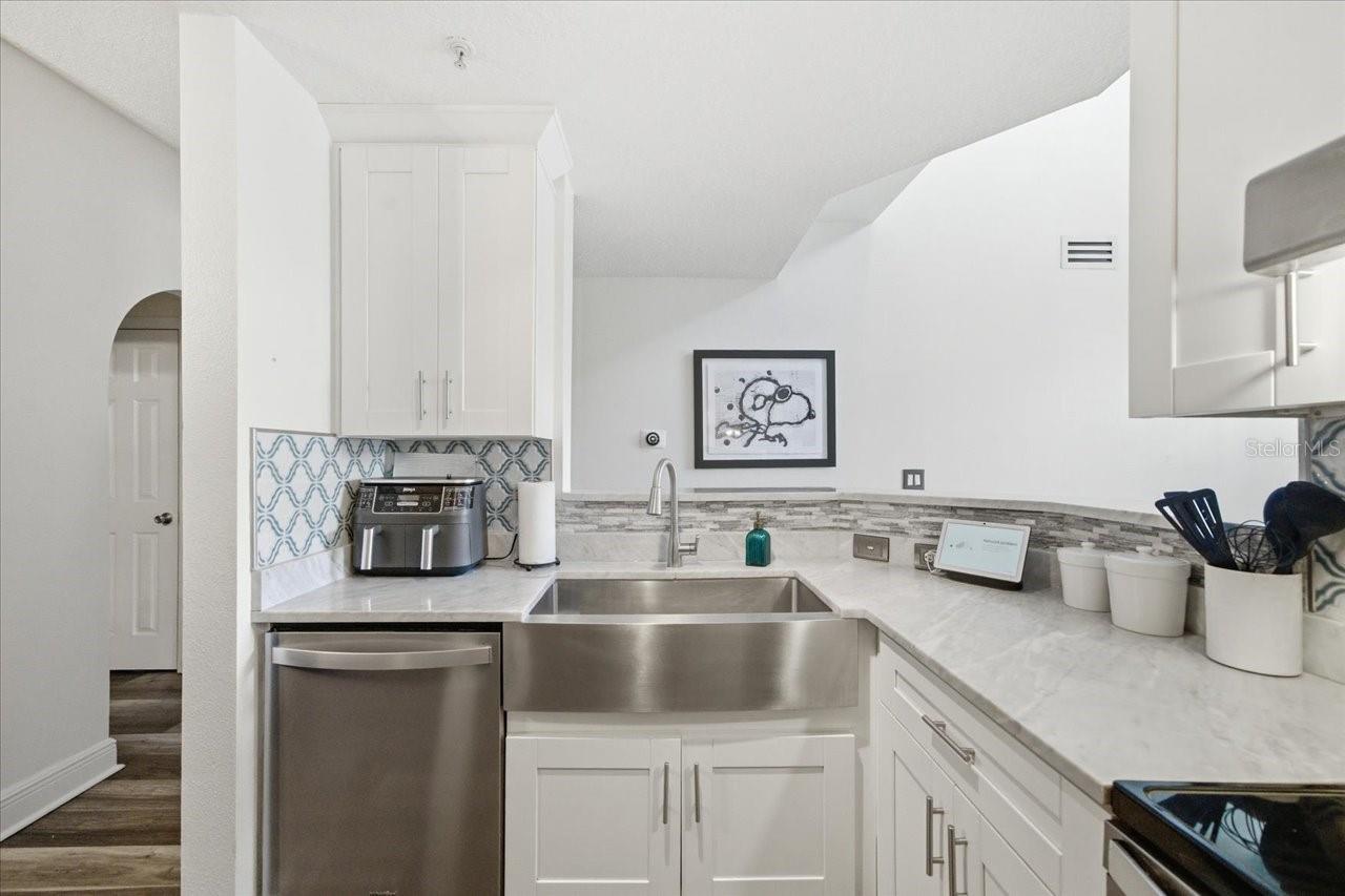 501 Knights Run Ave #1320 Property Photo 17