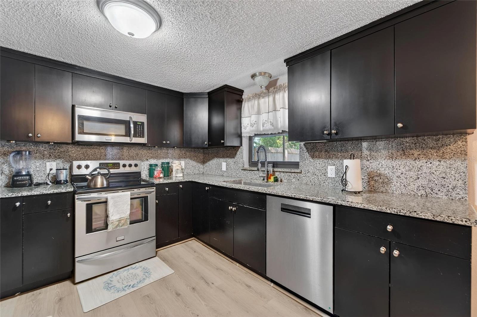 15821 Adobe Dr Property Photo 11
