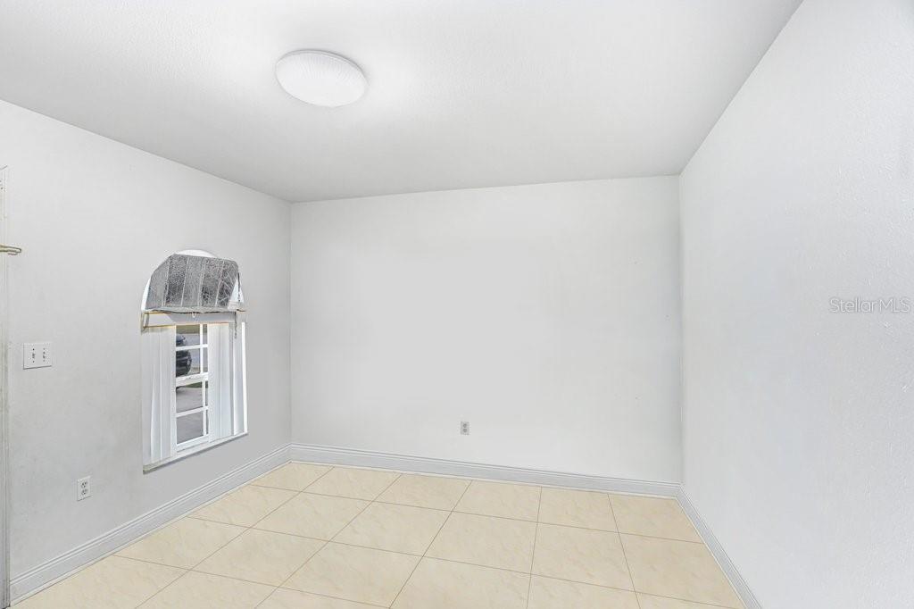 6923 N Himes Ave Property Photo 2