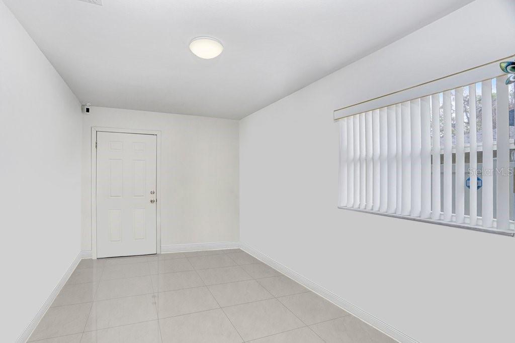 6923 N Himes Ave Property Photo 5