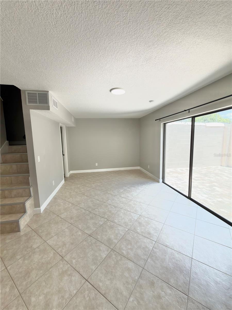 8443 N Grady Ave Property Photo 3